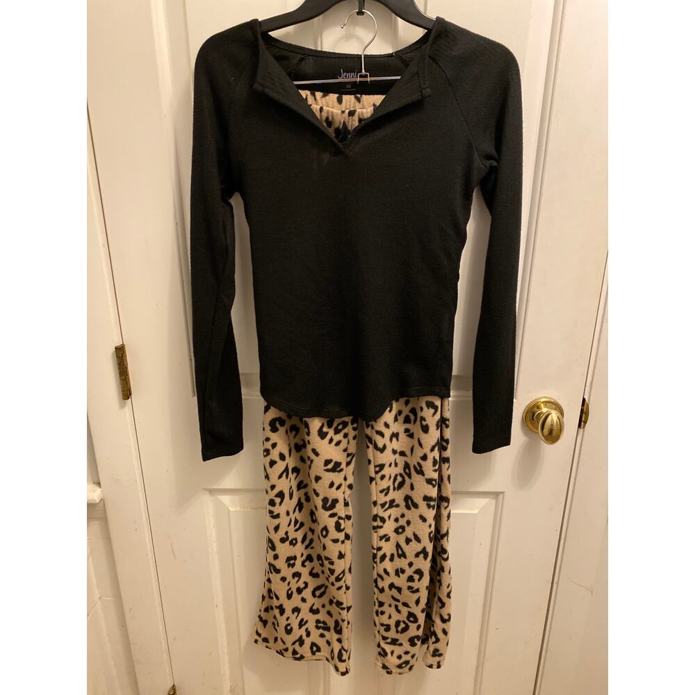 Brand New Jenni Intimates Women's Size XS 2 Piece Animal Print Pajama Set Lounge